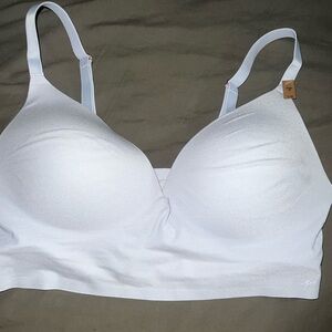 PINK Victoria's Secret White Bra